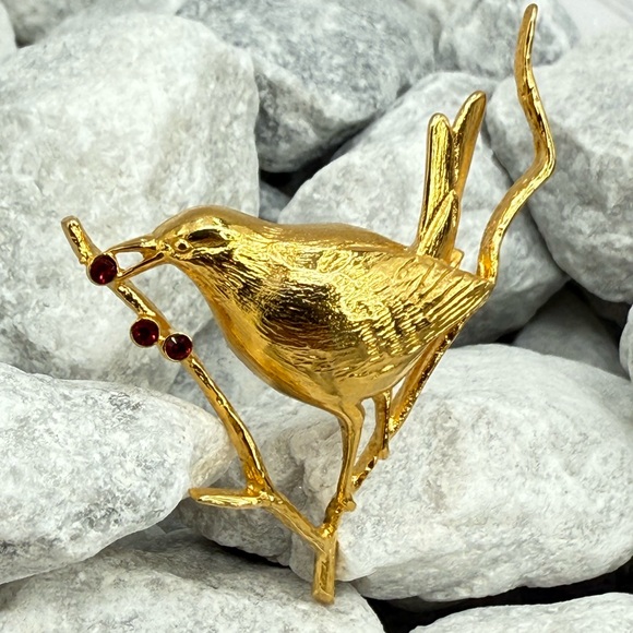 Vintage Joan Rivers Bird on Branch Brooch Gold Tone Ruby Red Rhinestone Berries - Picture 12 of 17